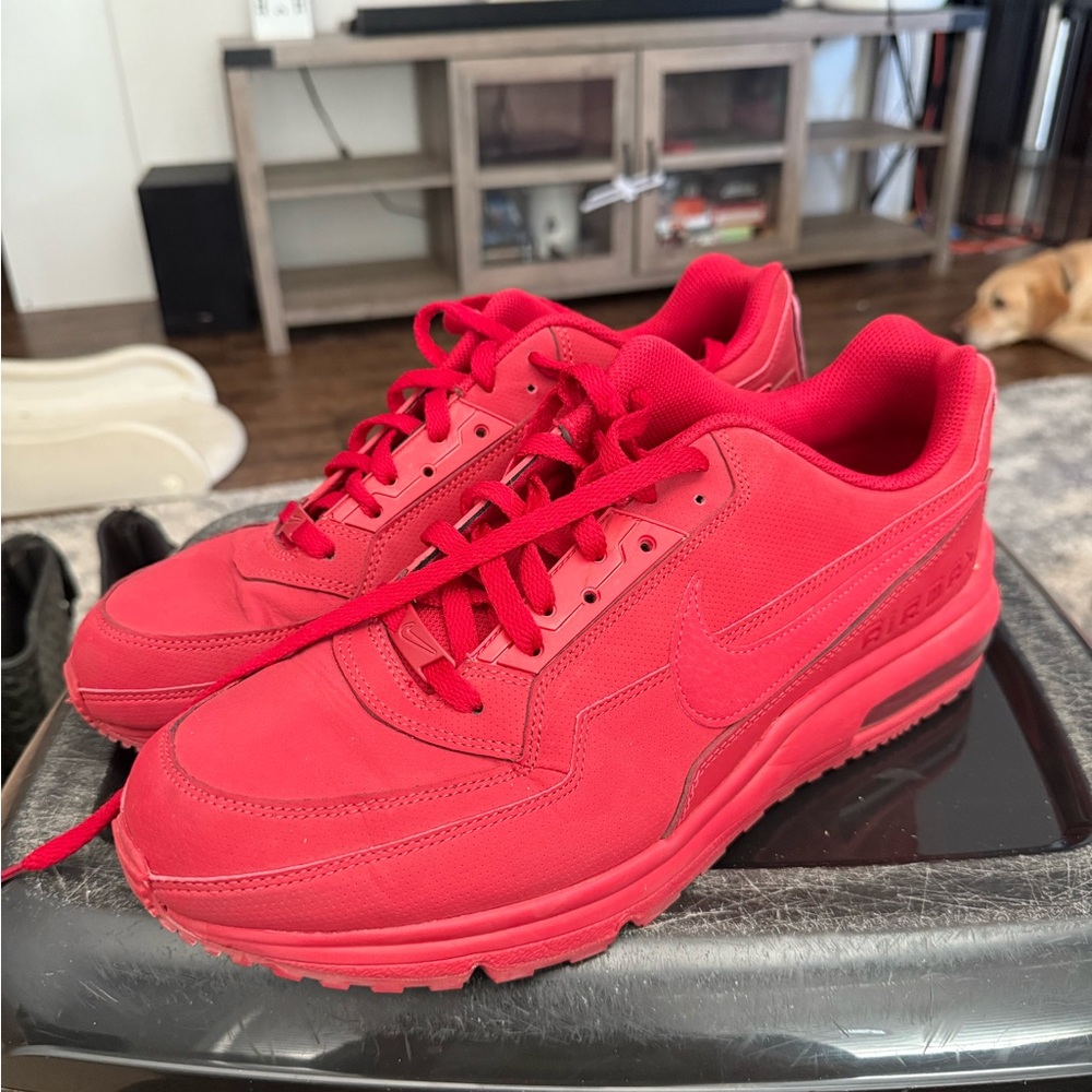 Nike Men's Bold Red Sneakers